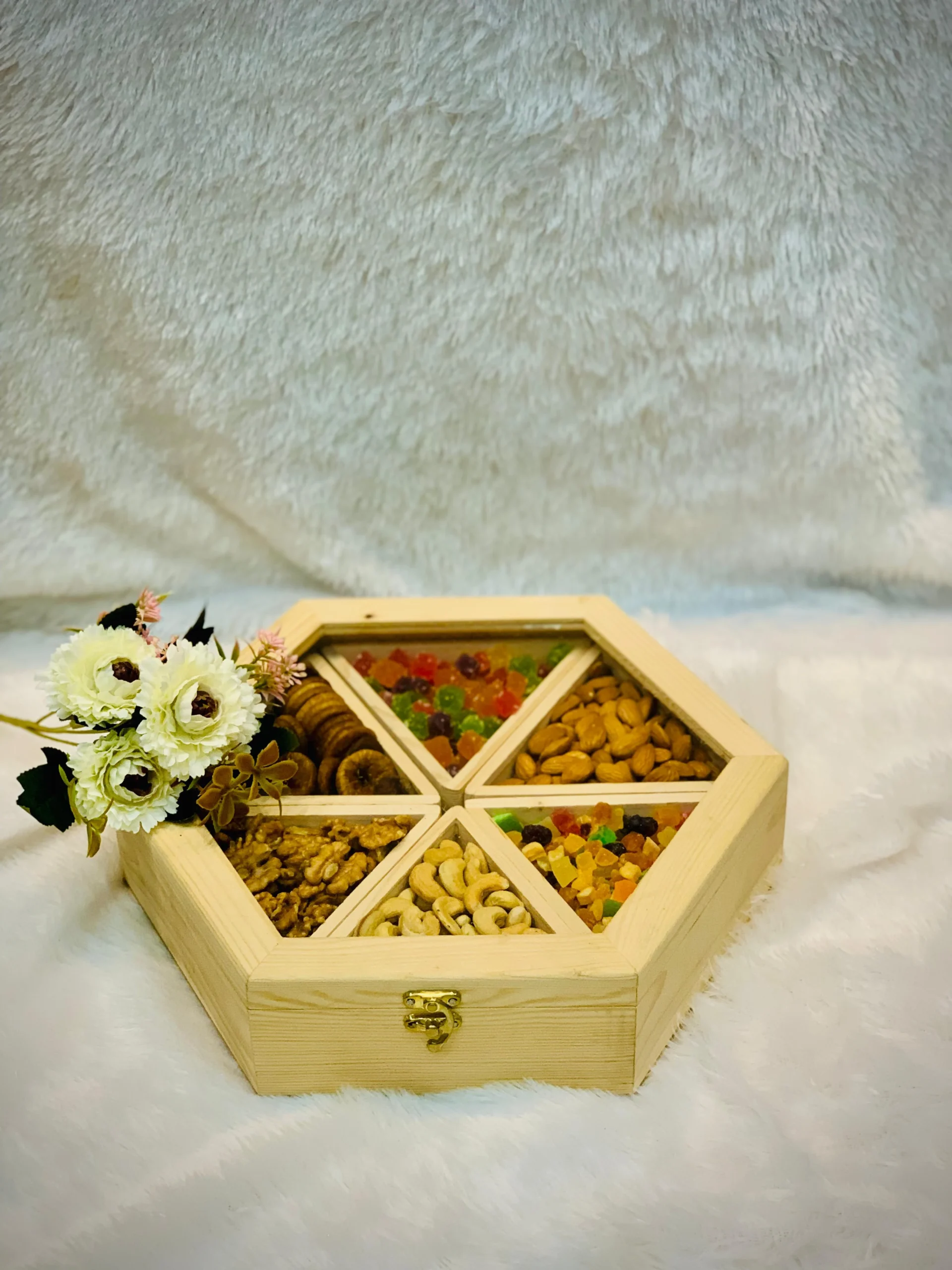 nuts hamper